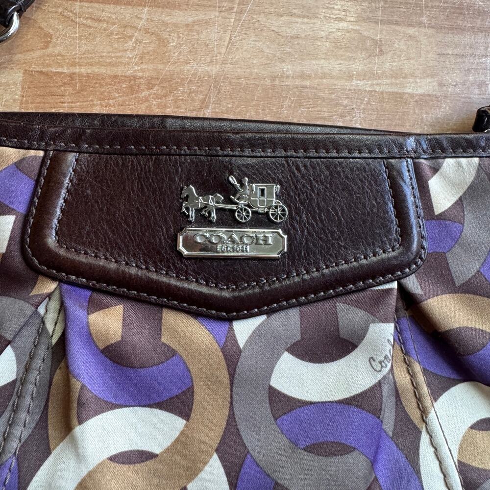 Coach Madison Chainlink Op Art Wristlet, - Picture 4 of 7